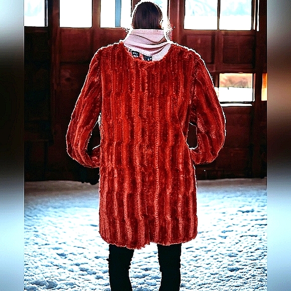 Reversible Luxury Faux-Fur/Suede Coat - Picture 5 of 10